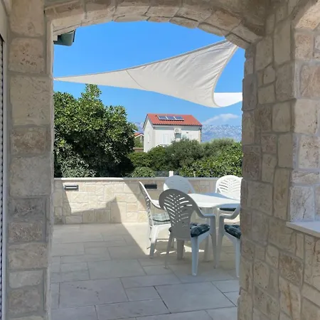 Apartmán Stonehouse-pag By Interhome Povljana